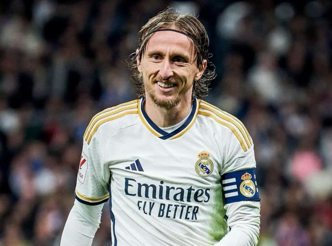 Ancelotti Heartbroken to Bench Modrić: “Difficult to Leave a Legend”